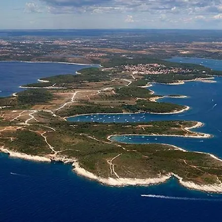 Casa di Ljubica - Private paradise in Pula - Luxury&romance for couples, jacuzzi, massage, pool, bbq&fenced yard *