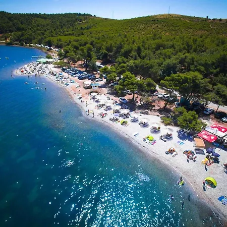 Casa di Ljubica - Private paradise in Pula - Luxury&romance for couples, jacuzzi, massage, pool, bbq&fenced yard *