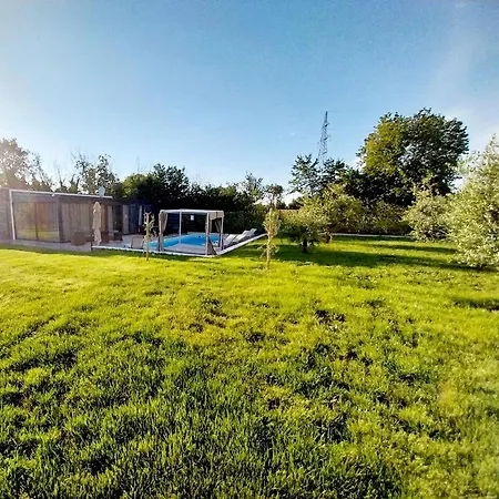Hacienda Matea, An Oasis Of Romance Near The Beaches, Surrounded By Olive Trees, Pool, Jacuzzi, Playground, Istria Villa Pula