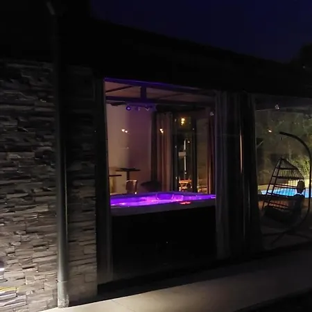 Hacienda Matea, An Oasis Of Romance Near The Beaches, Surrounded By Olive Trees, Pool, Jacuzzi, Playground, Istria *
