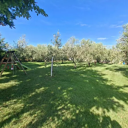 Hacienda Matea, An Oasis Of Romance Near The Beaches, Surrounded By Olive Trees, Pool, Jacuzzi, Playground, Istria プーラ
