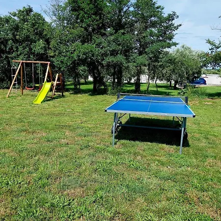 Hacienda Matea, An Oasis Of Romance Near The Beaches, Surrounded By Olive Trees, Pool, Jacuzzi, Playground, Istria